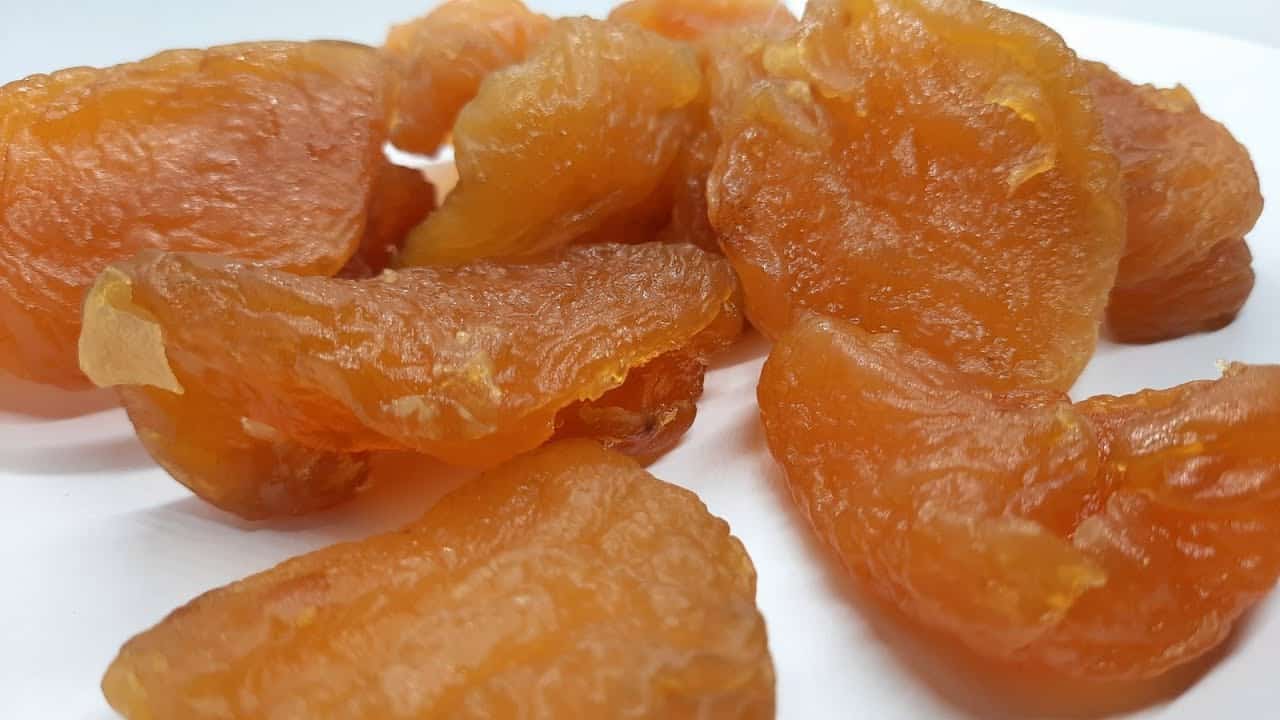 تصویر 2 از آلو بخارا ارگانیک حاصل پرورش کنترل شده باغی